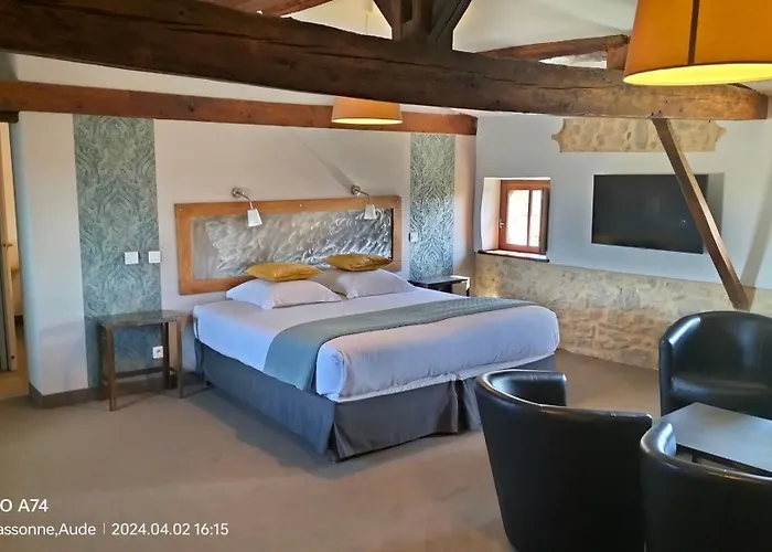 Logis Hotel Chateau De Palaja